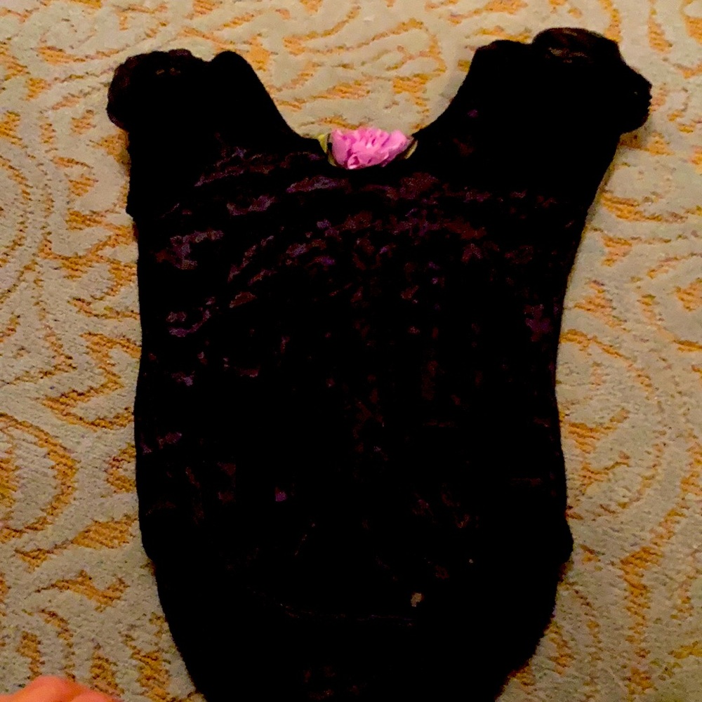 Girls black velvet leotard short sleeve with purple flower in the middle